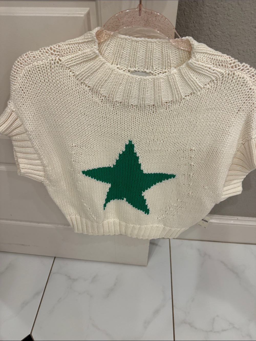 Mauve Cream Knit Short-Sleeve Sweater with Green Star